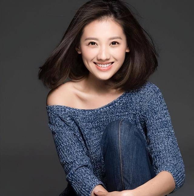 皇冠足球平台代理_端庄美丽的东北姑娘皇冠足球平台代理，演9次女一号没红，如今终于红了